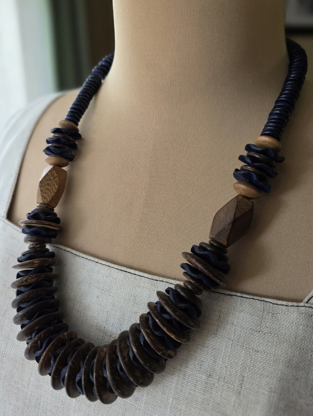 Vintage‎ 24" Chunky Wooden Statement Necklace Navy Blue Natural Boho Wood Beads